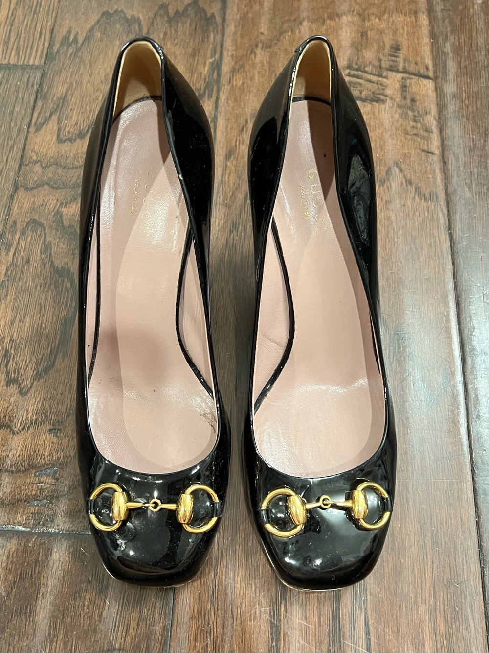 Gucci Black Patent Leather Pumps with Gold Horsebit